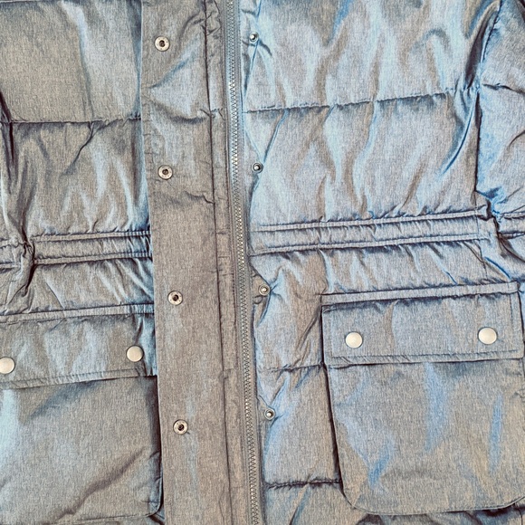 GAP women’s Metallic Gray Puffer Jacket - Picture 8 of 9